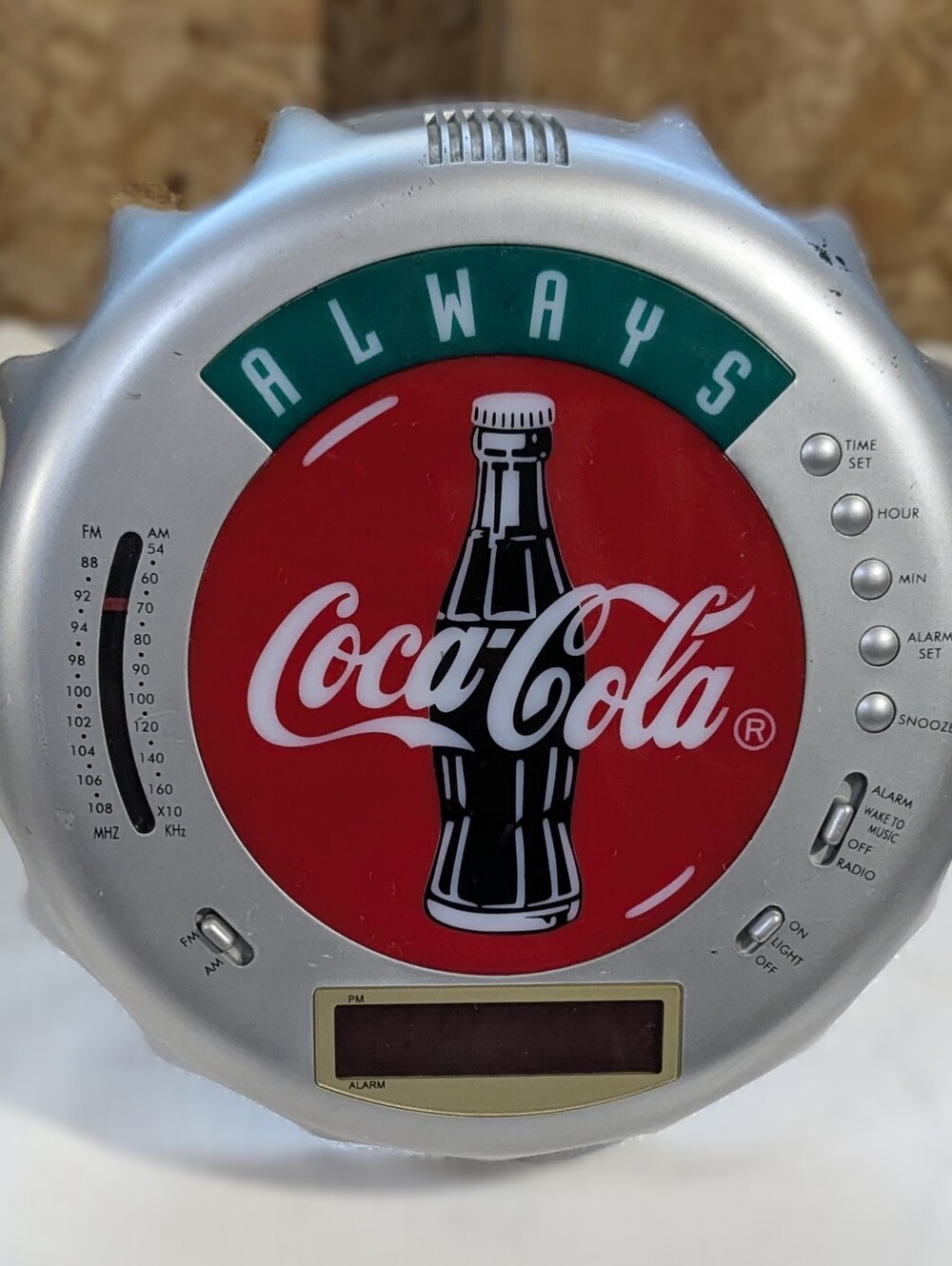 Coca Cola Coke Clock Radio Akubra Silver with Red Coca-Cola Dial